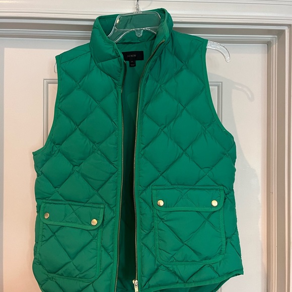 VGUC Fall bundle. Green J Crew vest with 3 coordinating shirts and one sweater - Picture 3 of 13